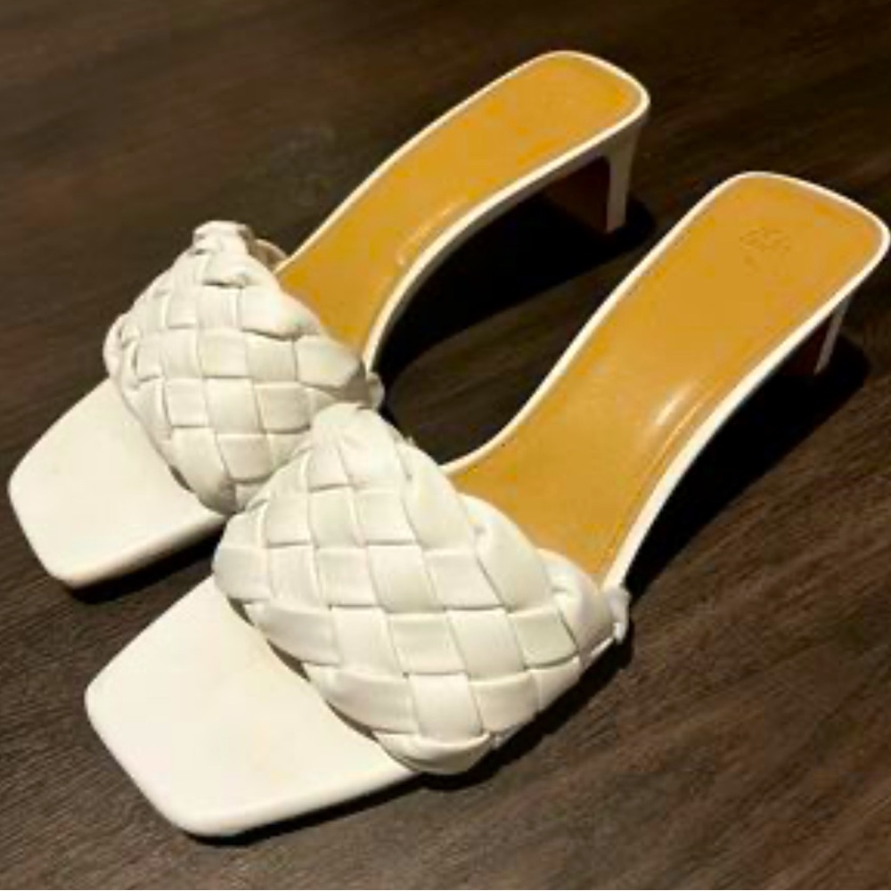 Quilted slide heel sandals